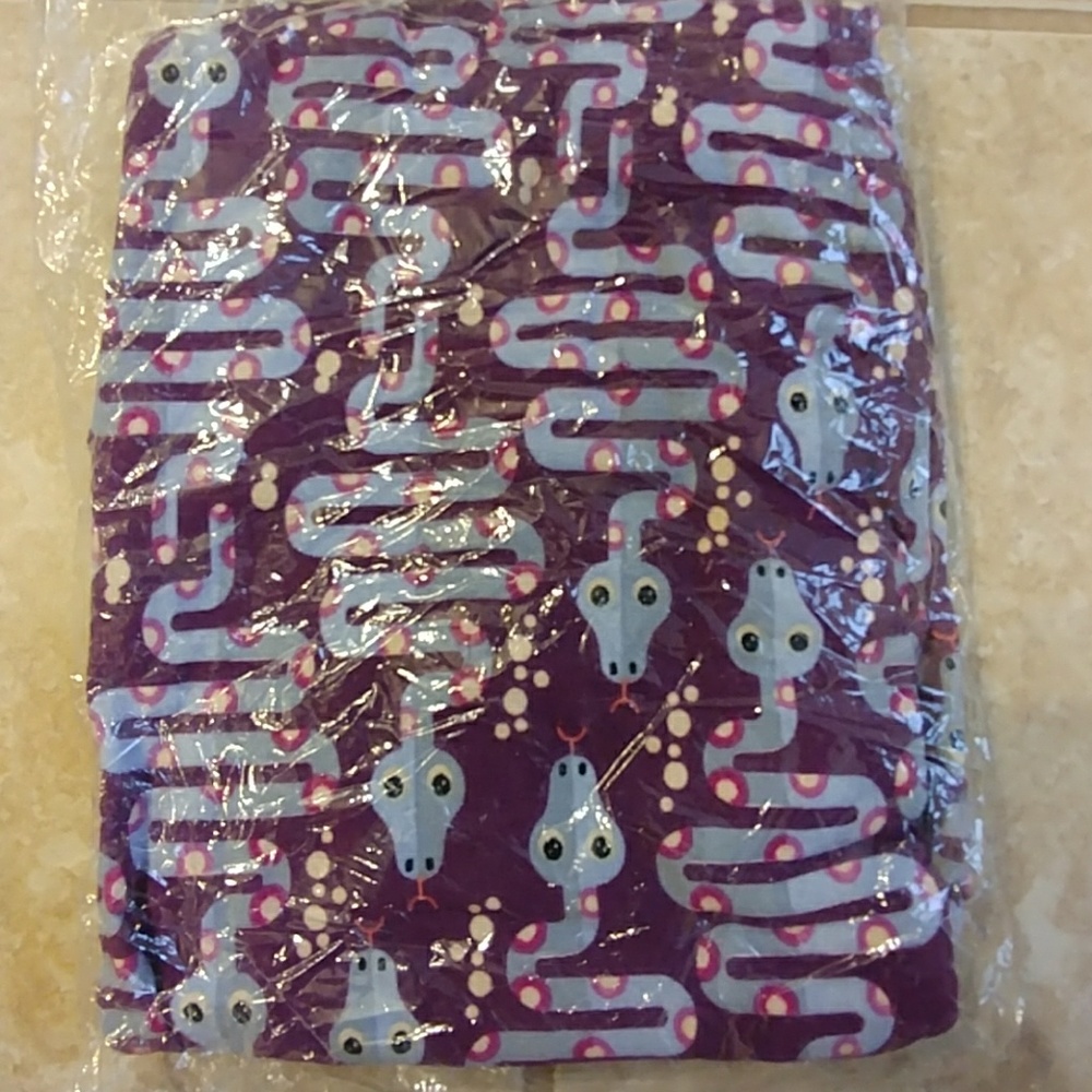 One Size (OS) LuLaRoe Leggings